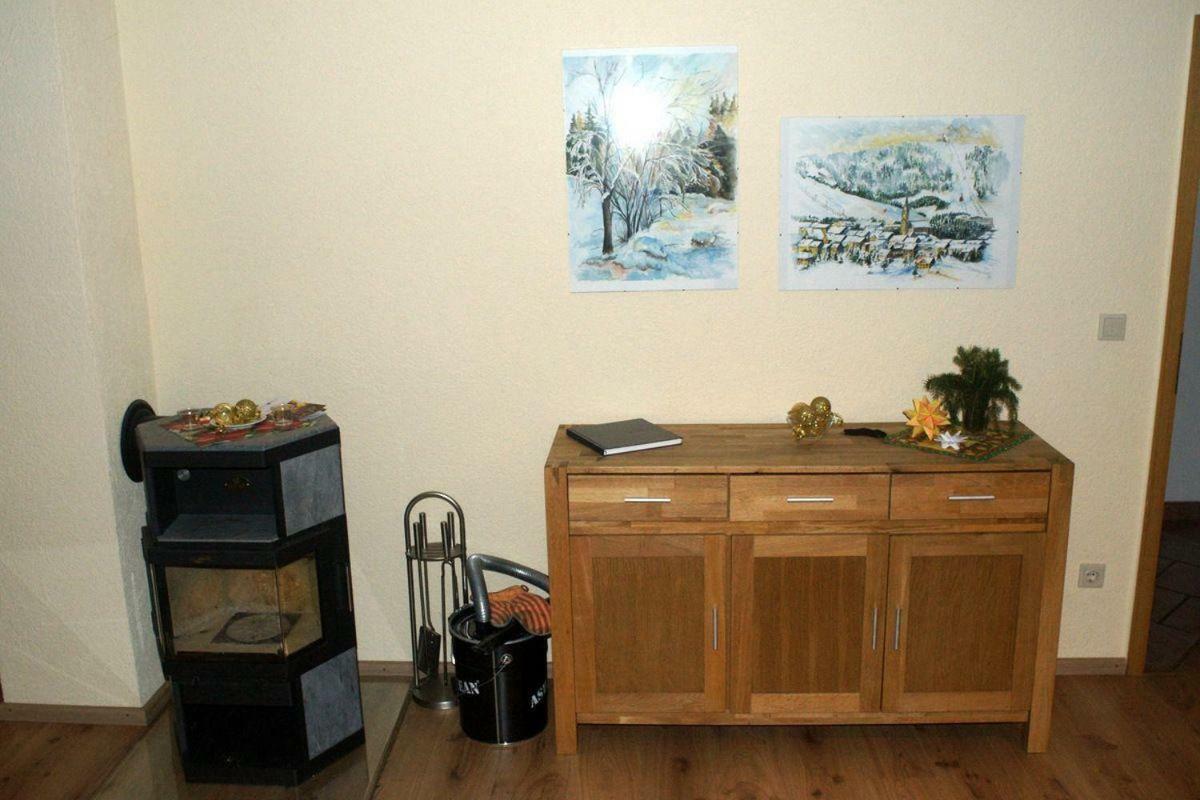 Ferienhaus-Bergtraum-Ferienwohnung-Fanni 오베르비젠탈 외부 사진